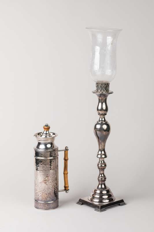 Null Thermoskanne aus versilbertem Metall PIÉTÀTERRE, gedrehte Lampe aus versilb&hellip;