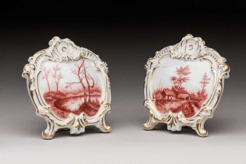 Null Two frame-shaped menu holders in porcelain with ochre landscape decoration &hellip;