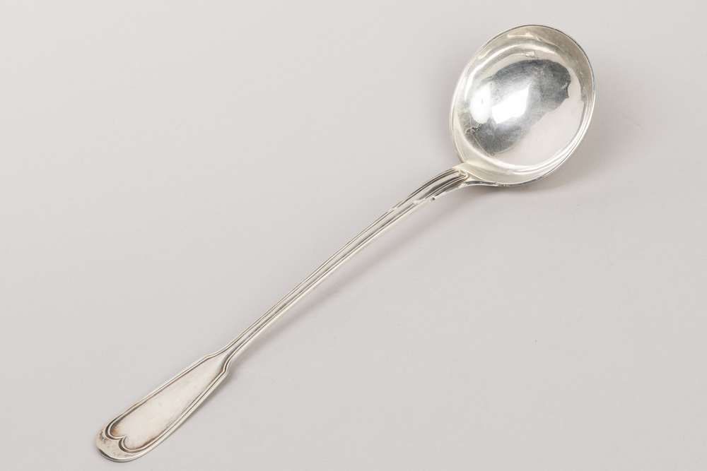Null Silver ladle with contoured fillets and armorial decoration
Minerva hallmar&hellip;
