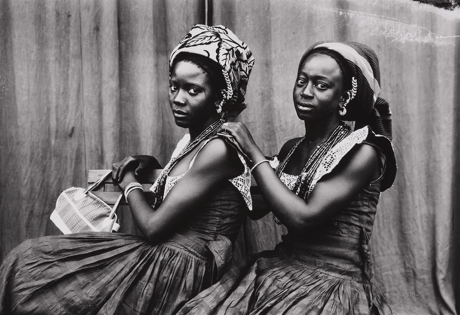 Seydou Keïta Seydou Keïta



Sans titre

1952 - 1955



Tirage gélatino-argentiq&hellip;