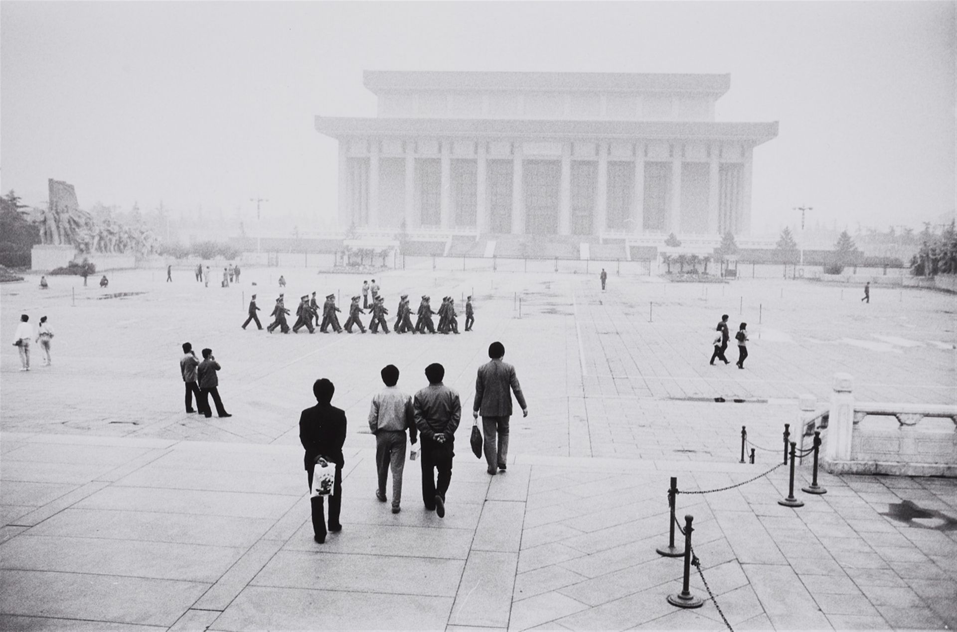 Thomas Lüttge Thomas Lüttge



Piazza Tiananmen, Pechino

1990



2 stampe succe&hellip;