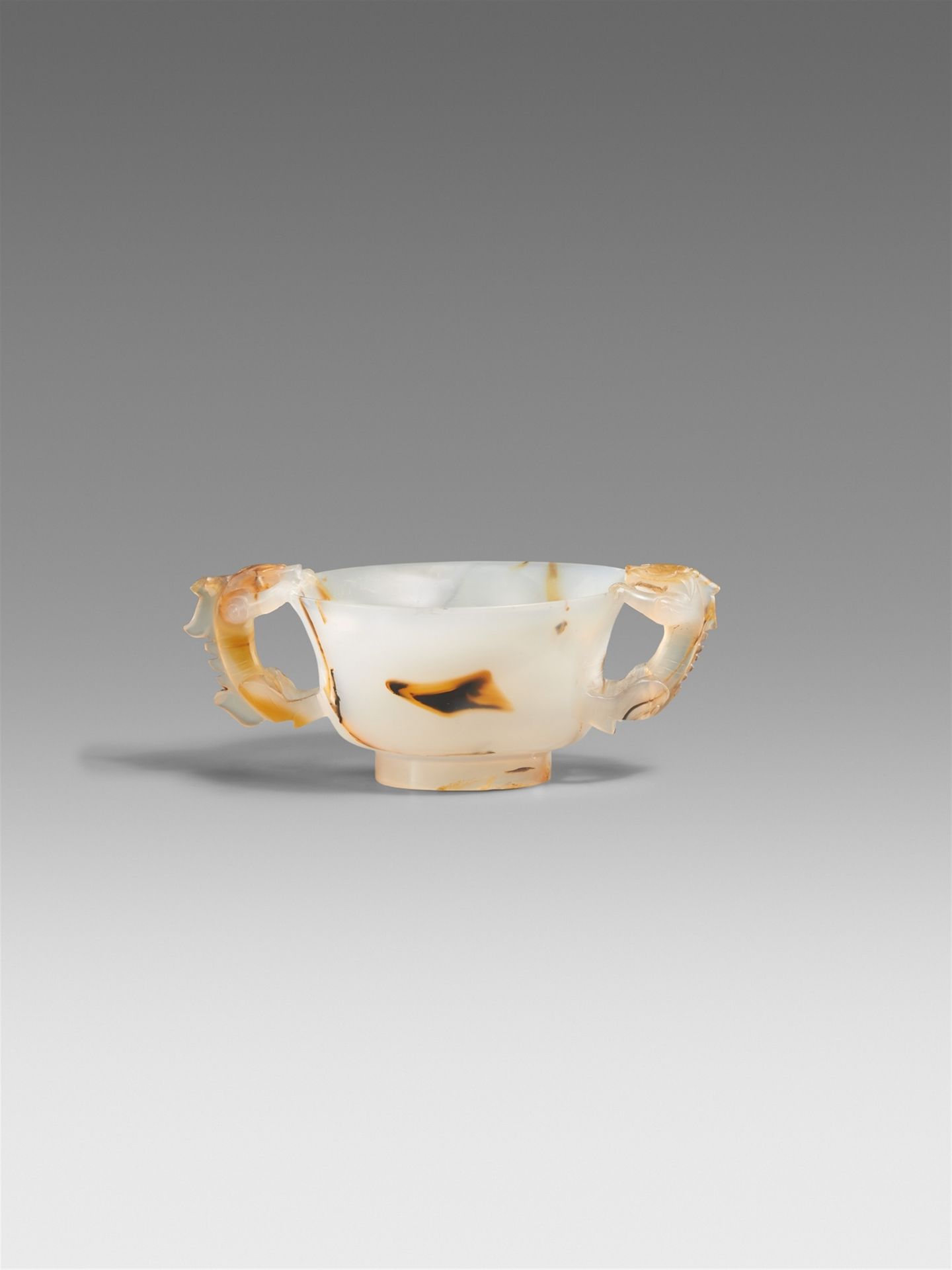 Null A fine carved agate chilong cup. 17th century



The cup is carved with a f&hellip;