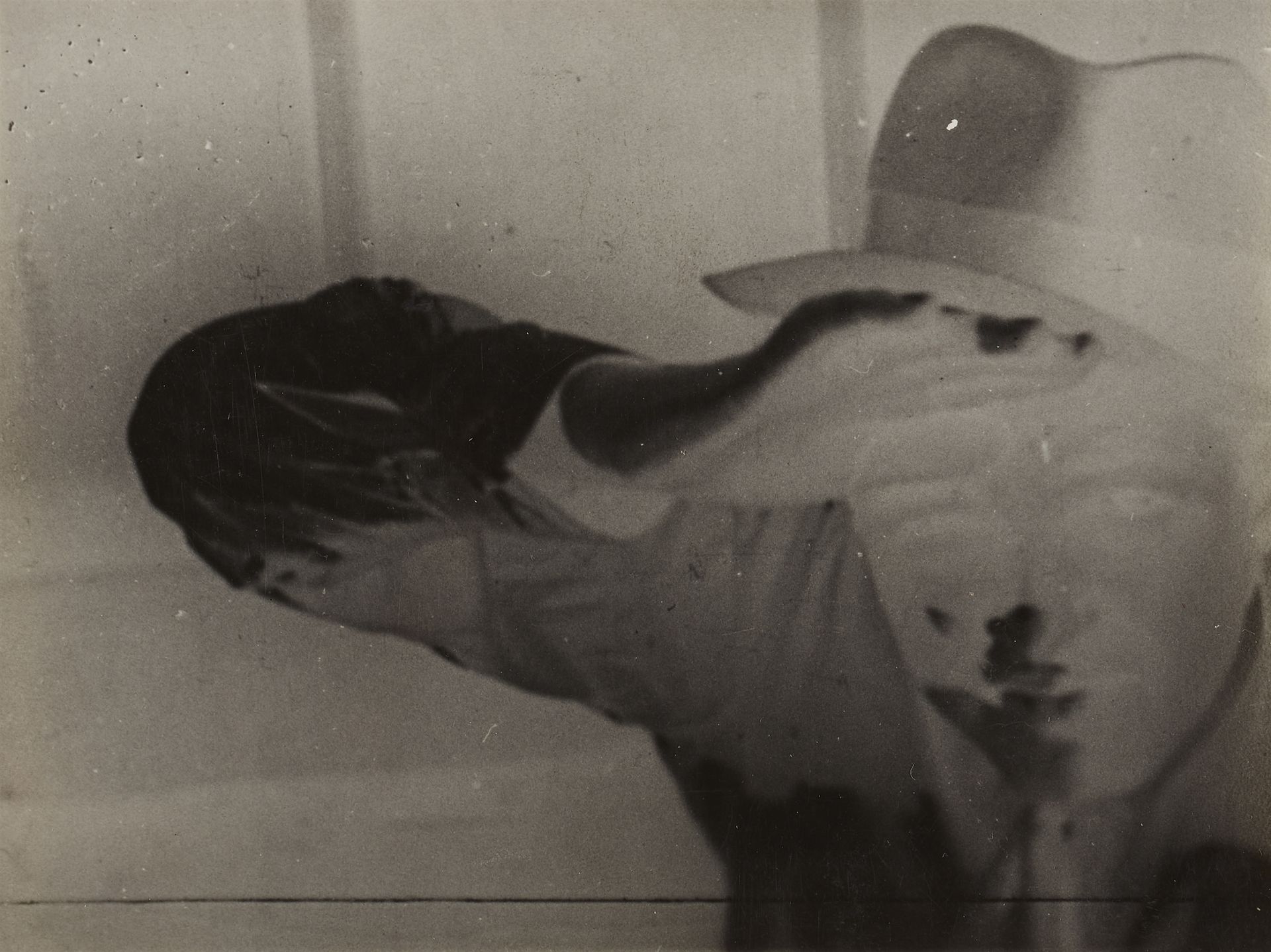 Hans Richter Hans Richter



早晨出没的地方

1928



复古，明胶银打印高光。10,6 x 14,1 厘米。背面有另一只手用&hellip;