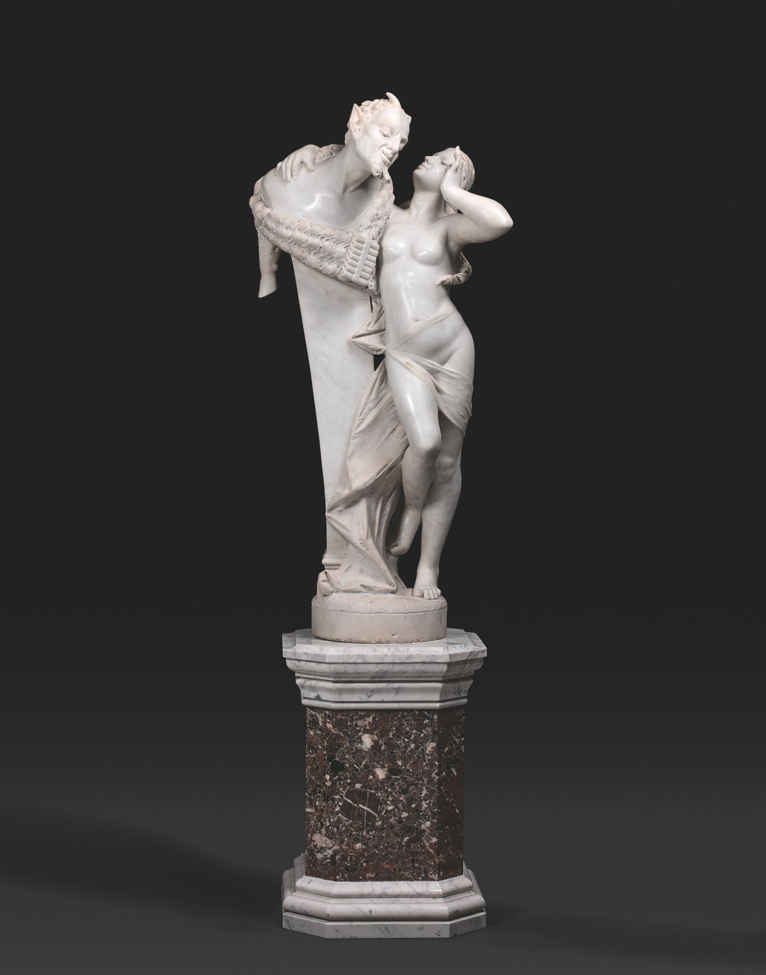 Auguste PREAULT (1809-1879) 裸体女人拥抱潘的术语，1840年
大型大理石雕塑，有签名和日期。
121 x 61 x 37厘米。
在一&hellip;
