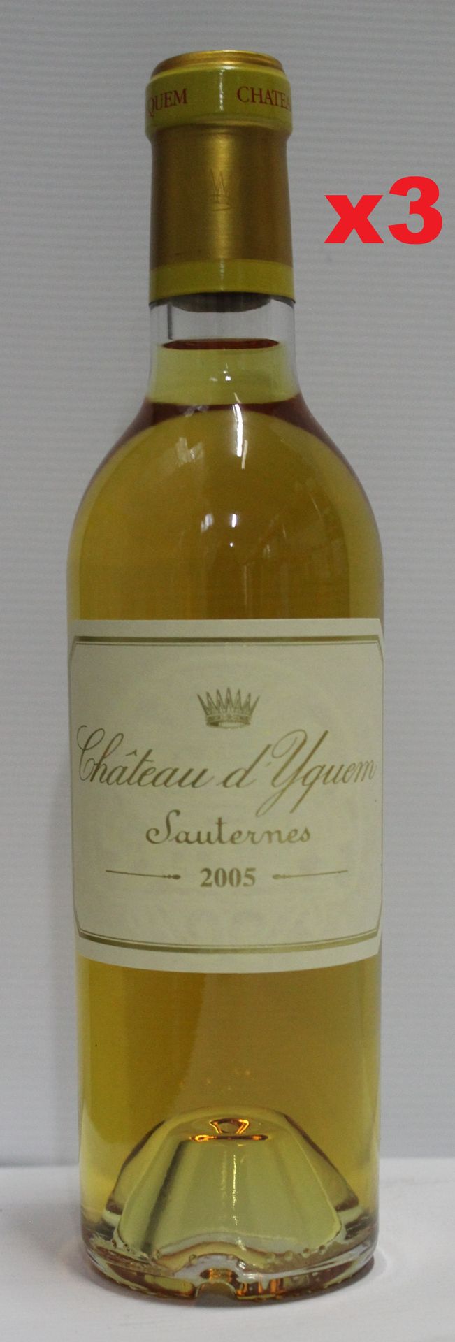 Null 3瓶37,5cl - 苏玳一级酒庄 - 伊甘酒庄 - 2005年甜白葡萄酒

瓶子完美地保存在理想的温度下。