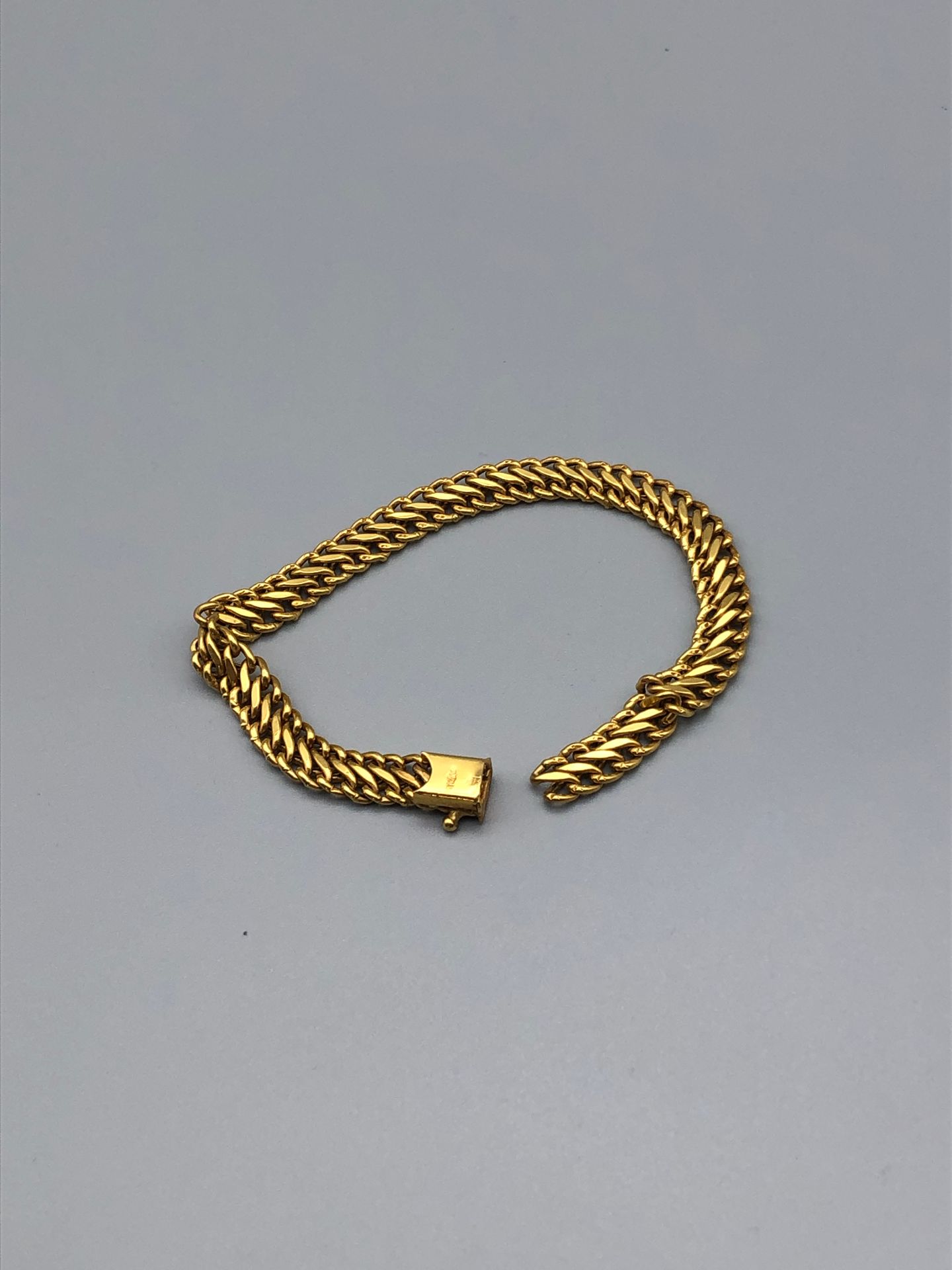 Null Armband aus 750er Gelbgold in Millimetern, amerikanische Masche, gebrochen &hellip;