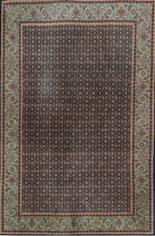 Null Large and thin Tabriz (Iran) around 1975.

Lambswool velvet, a few touches &hellip;