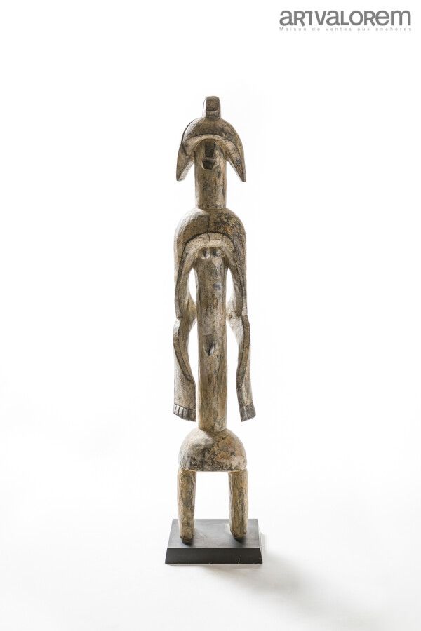 Null Statue en bois de style MUMUYE des années 1950-1960.

H. 127 cm