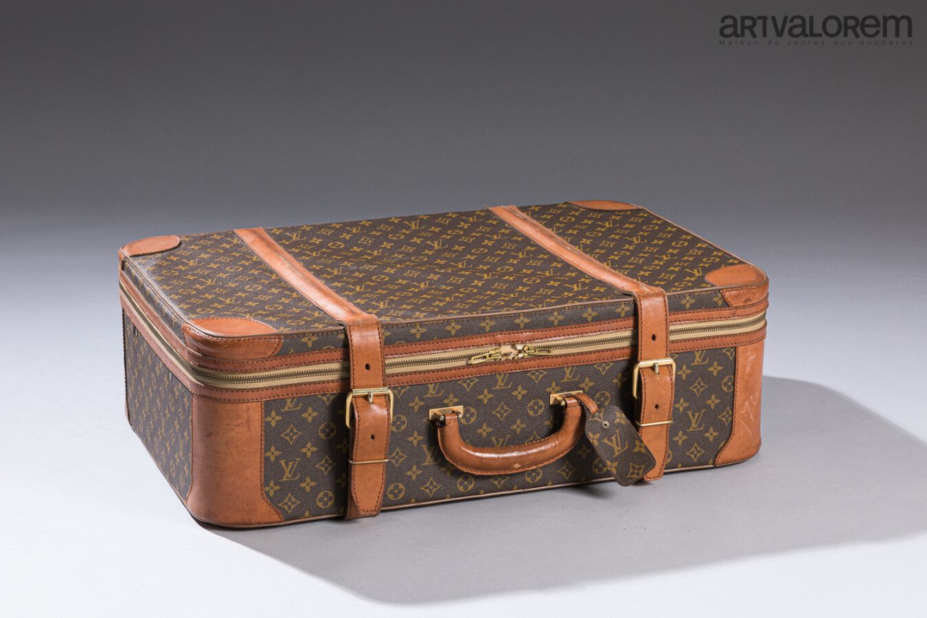 Null LOUIS VUITTON - Suitcase

Stratos semi-rigid suitcase in monogrammed coated&hellip;