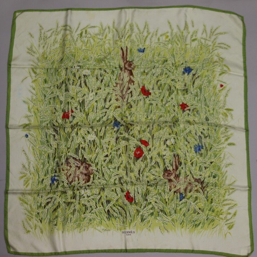 Null HERMES巴黎

题为 "Les Blés "的印刷丝绸方块，由Hugo Grygkar创作，八角绿边框。

(污点)