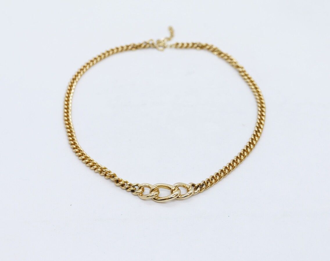 Null Christian DIOR

Gold-plated metal chain necklace, one rigid link in the cen&hellip;