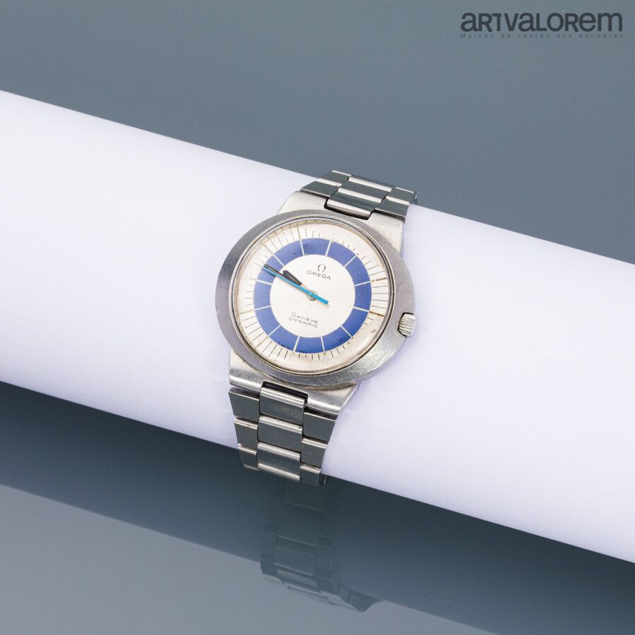 Null OMEGA DYNAMIC

Edelstahl-Armbanduhr, ovales Zifferblatt in Stahl und gebläu&hellip;