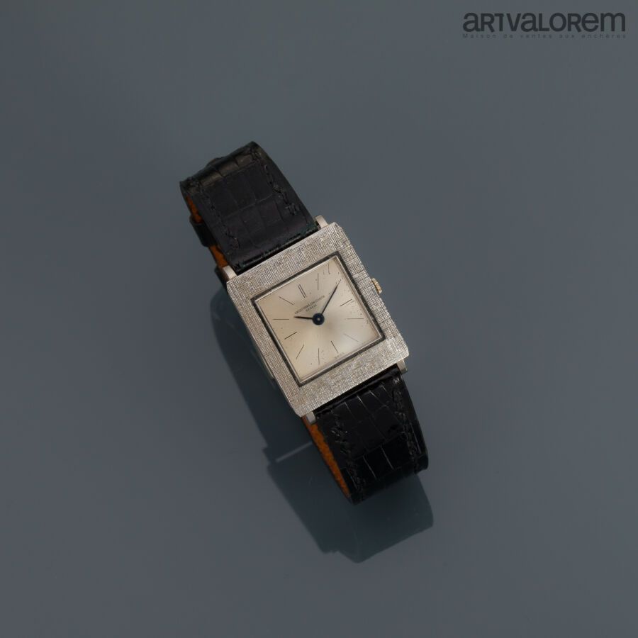 Null VACHERON & CONSTANTIN

Montre bracelet de femme en or gris 750°/°° , lunett&hellip;