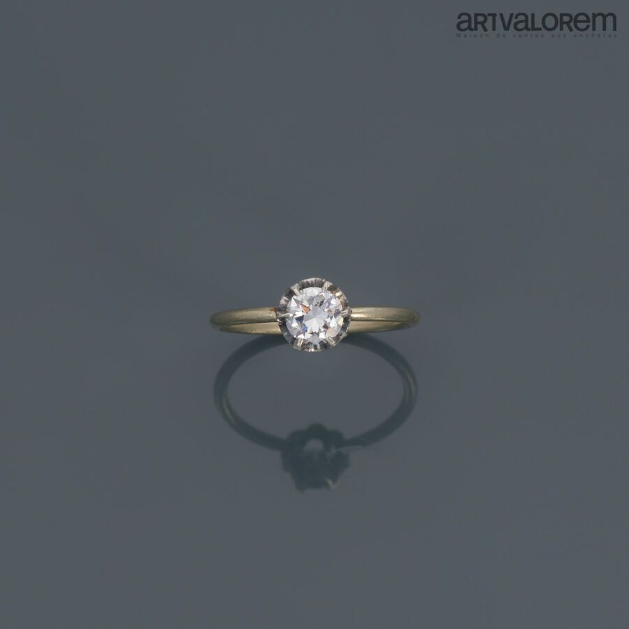Null Solitaire en or gris 375°/°° orné d'un diamant taille moderne en serti grif&hellip;