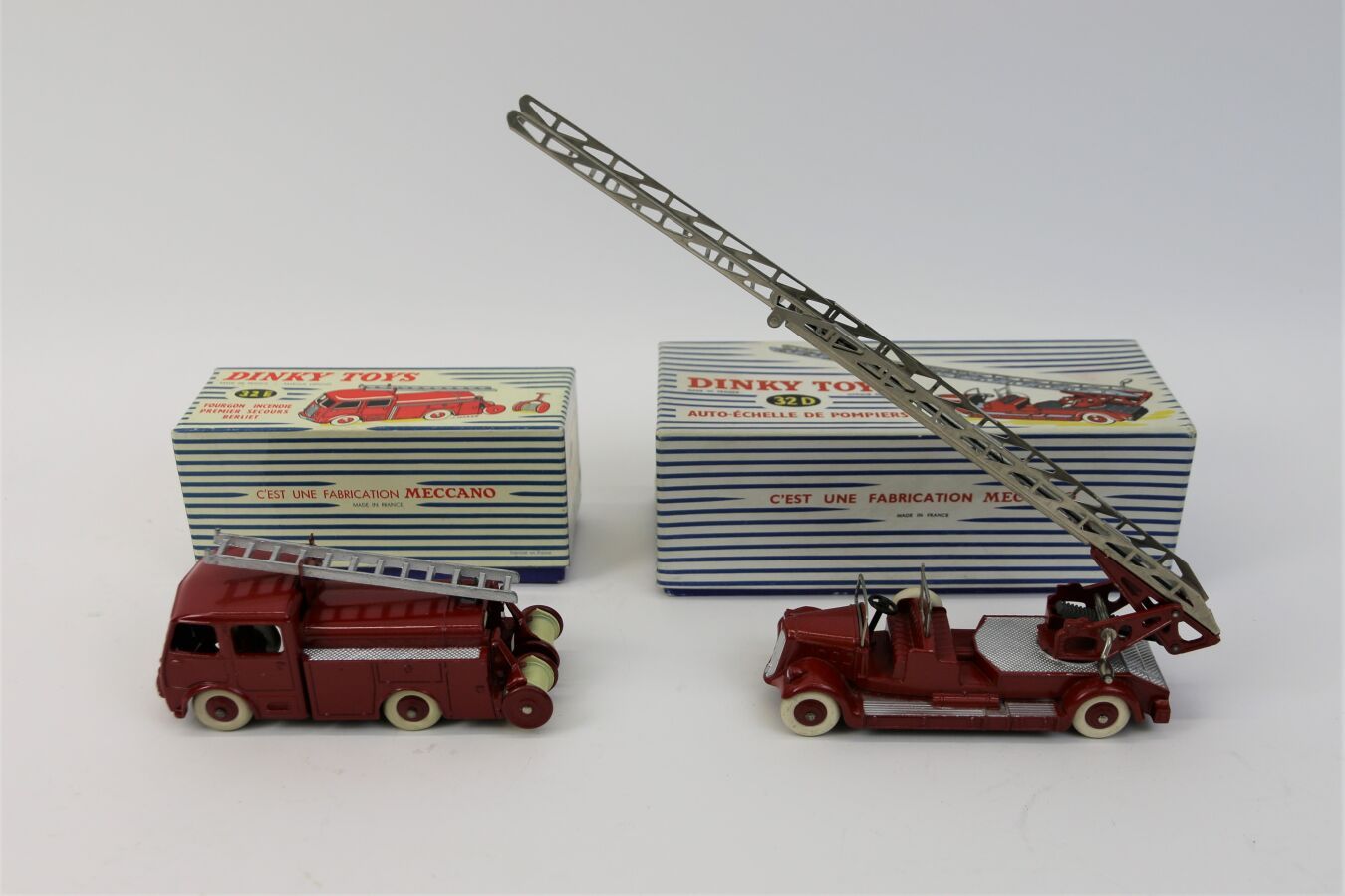 Null DINKY TOYS FRANCE, Auto échelle de pompier 32D (BO), Berliet Fourgon incend&hellip;