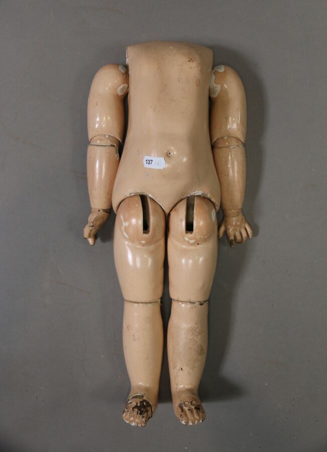 Null 婴儿JUMEAU的身体，背面印有 "BEBE JUMEAU DIPLOME D'HONNEUR "高：42厘米。