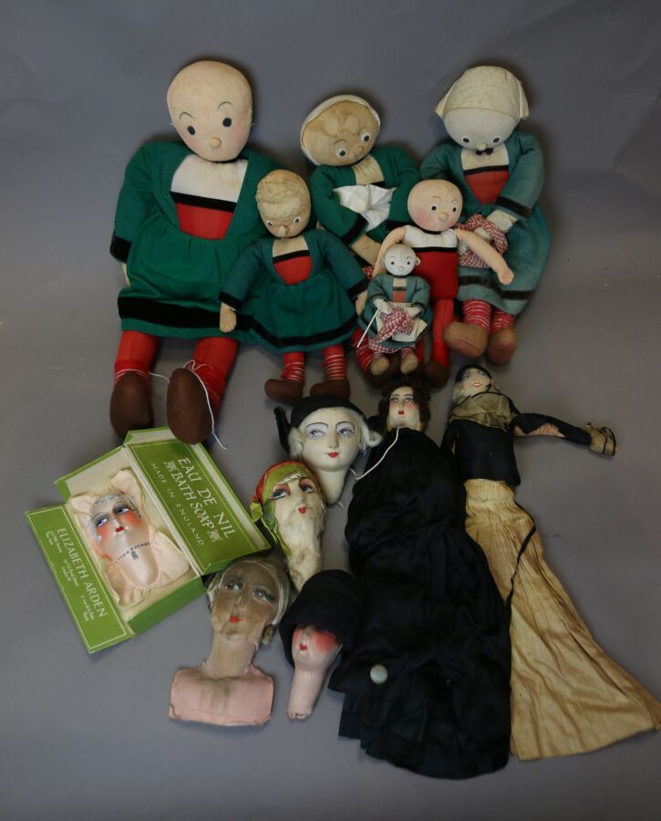 Null Lot de Bécassines et de poupées en tissu des années 30, H. : 35 à 62 cm. (1&hellip;