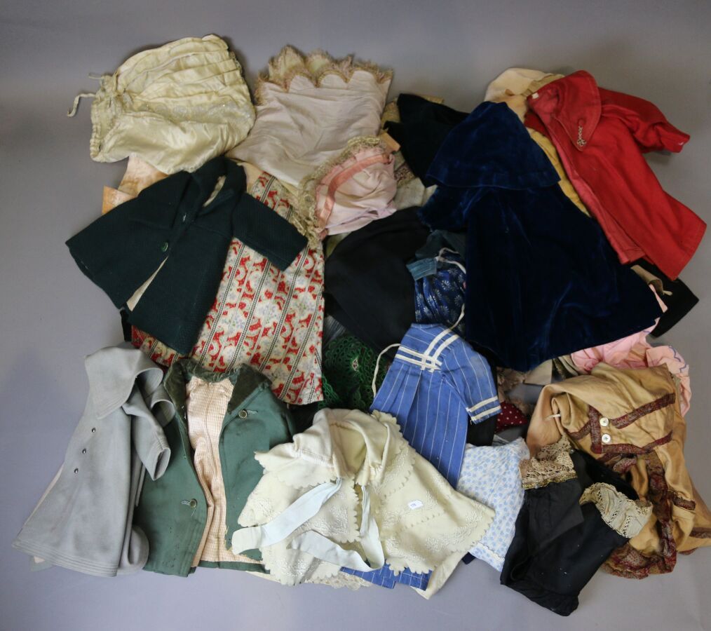 Null Doll and baby clothes: velvet and cotton coats - printed dresses (+ 30 p.).