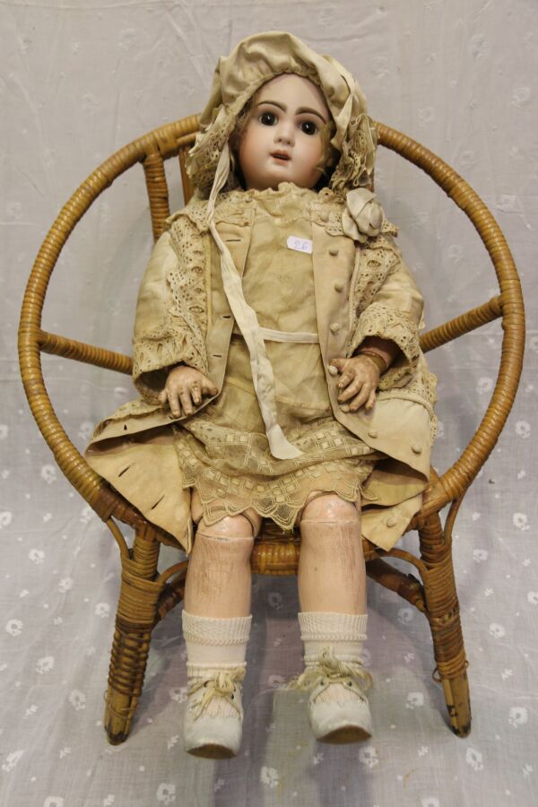 Null 法国娃娃，头部为平纹，张嘴，标有 "DEPOSE TETE JUMEAU "12号，棕色固定眼睛，铰接式身体标有 "BEBE JUMEAU Bvté &hellip;