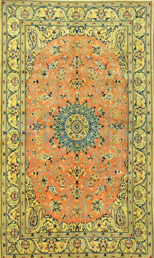Null Large and fine Dwarf Iran About 1970

In wool and silk 

Quality lambswool &hellip;