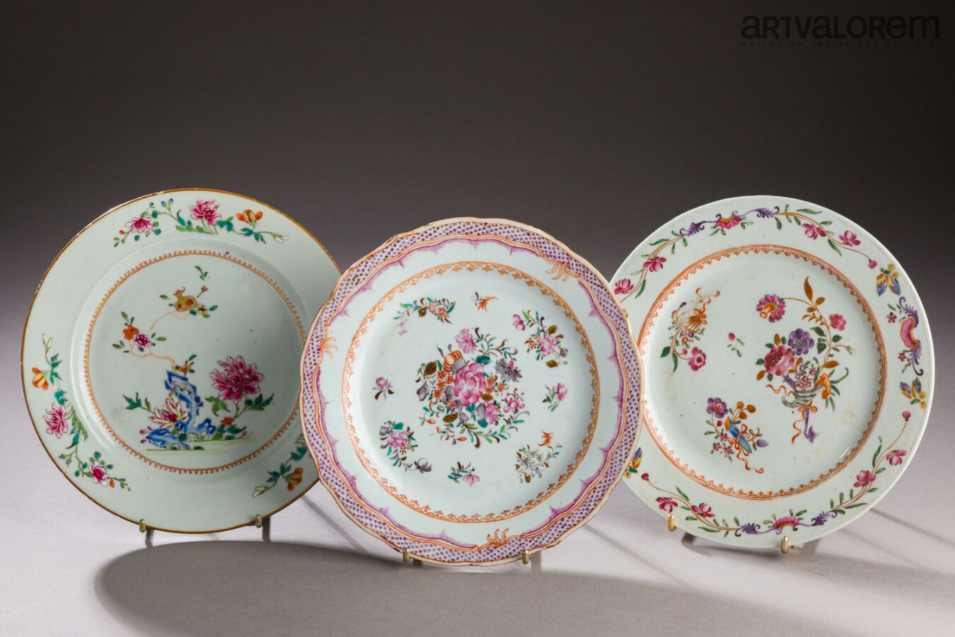 Null CHINA, Compagnie des Indes, 18th century

Set of three plates with polychro&hellip;