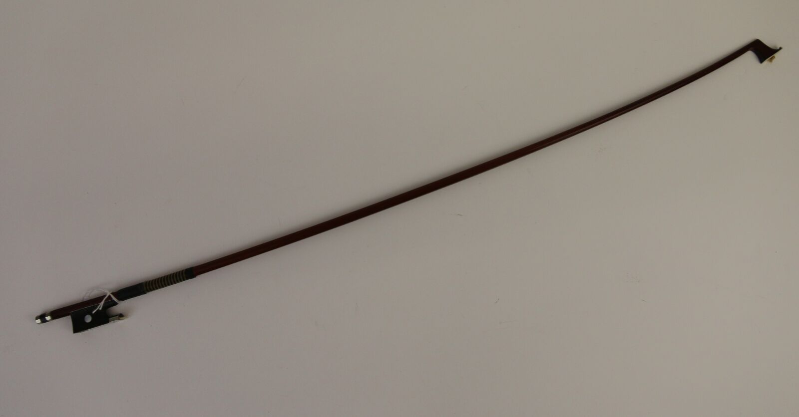 Null Geigenbogen aus geprägtem Perlbockholz WINLONG 16

Länge: 74 cm