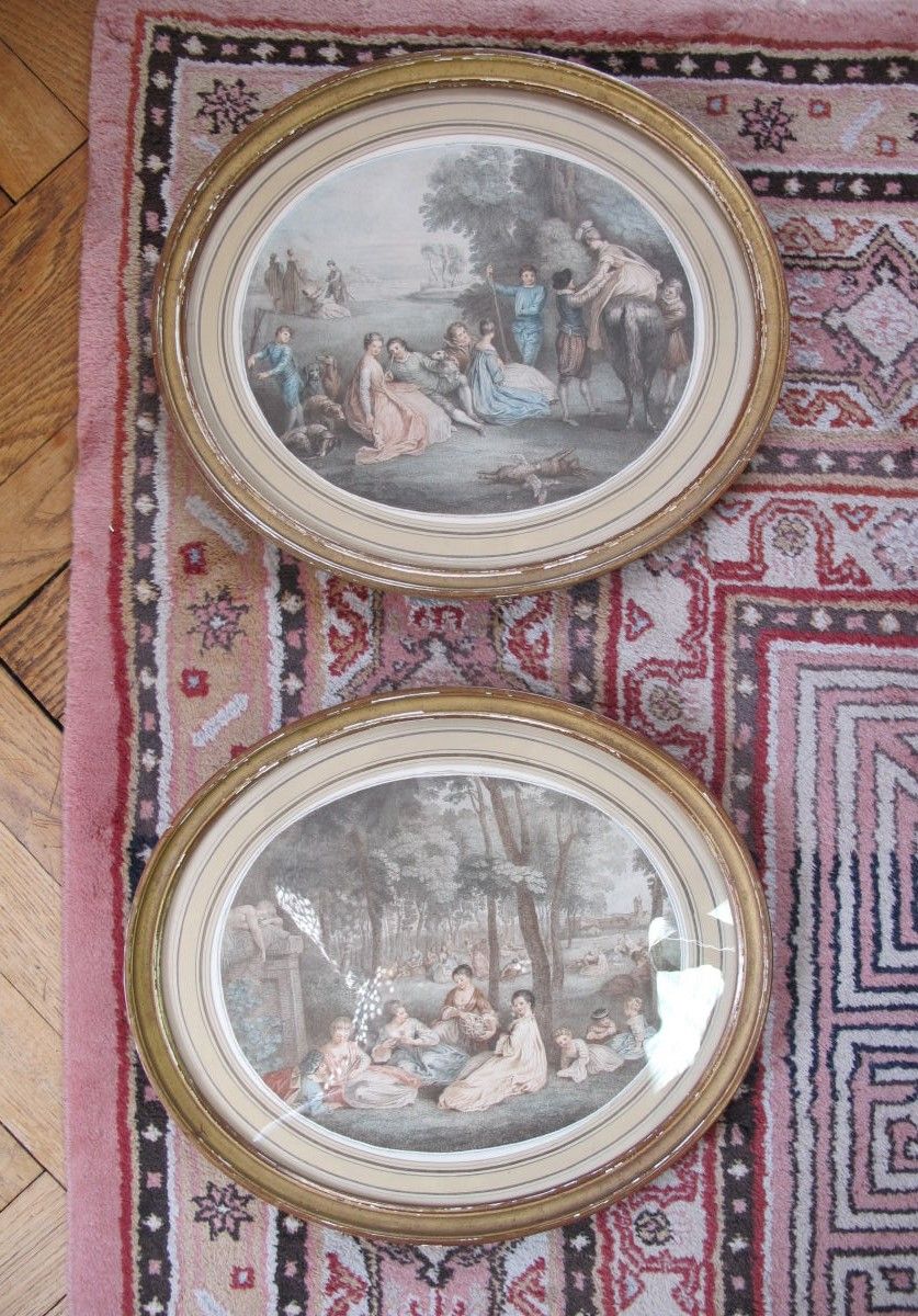 Null Coppia di acquetinte ovali, raffiguranti scene rurali nello stile del XVIII&hellip;