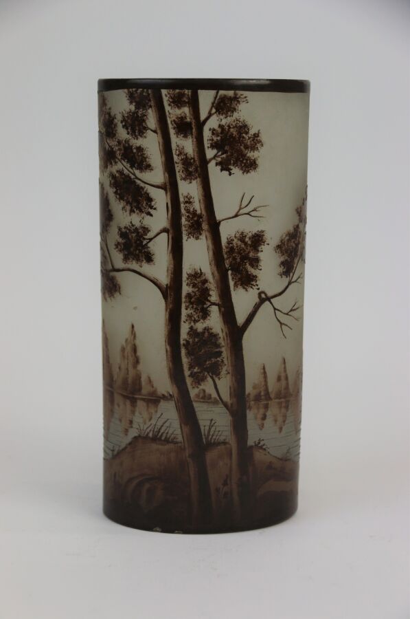 Null THOUVENIN

Vase flat out of brown multi-layer glass with turning decoration&hellip;