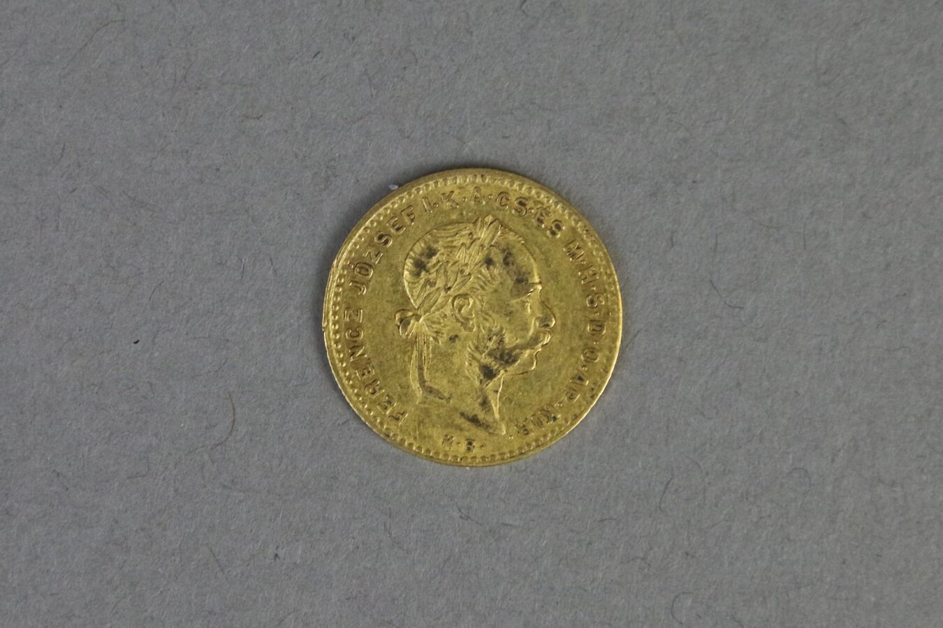 Null HUNGARY

10 Forints gold François Joseph head laurel, year 1884.