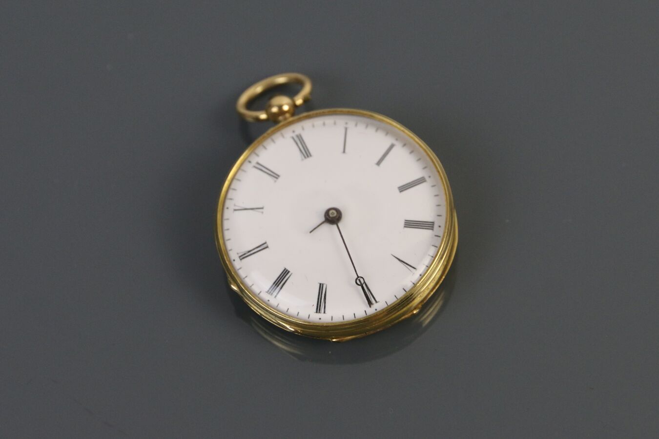 Null Pocket watch in yellow gold 750°/°°, guilloche dial chased with cartouche a&hellip;