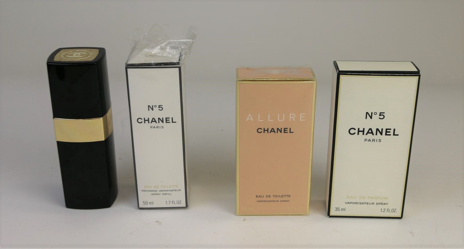 Chanel (1990's) Lot including a 35 ml spray bottle eau …