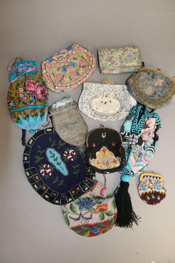 Null Lot including eleven purses, handbags and wallets in fabric and beaded edge&hellip;