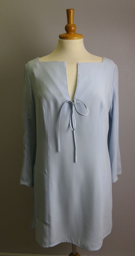 Null MUGLER 
Light blue rayon tunic, zipper in the back, drowned on the front, t&hellip;