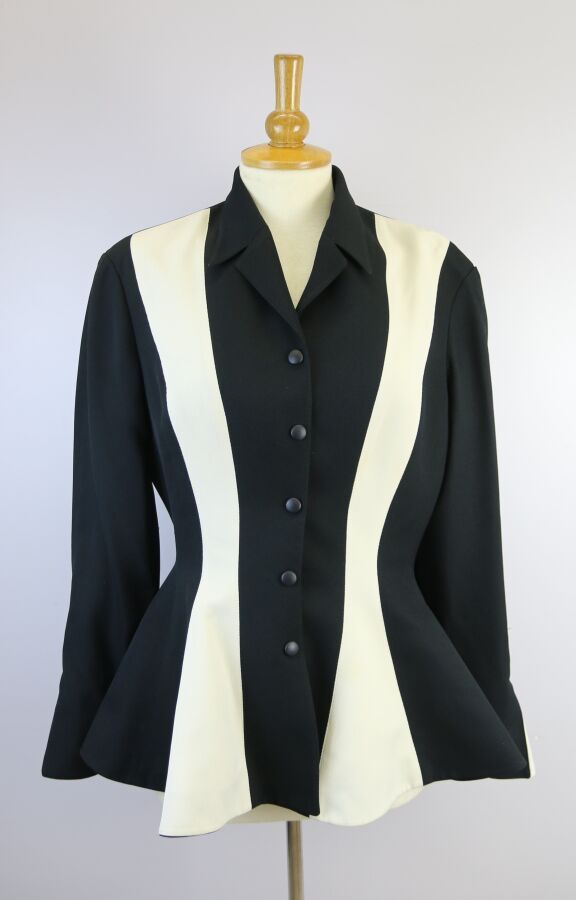 Null MUGLER
Black and ivory polyester fitted jacket, notched collar, flared cuff&hellip;