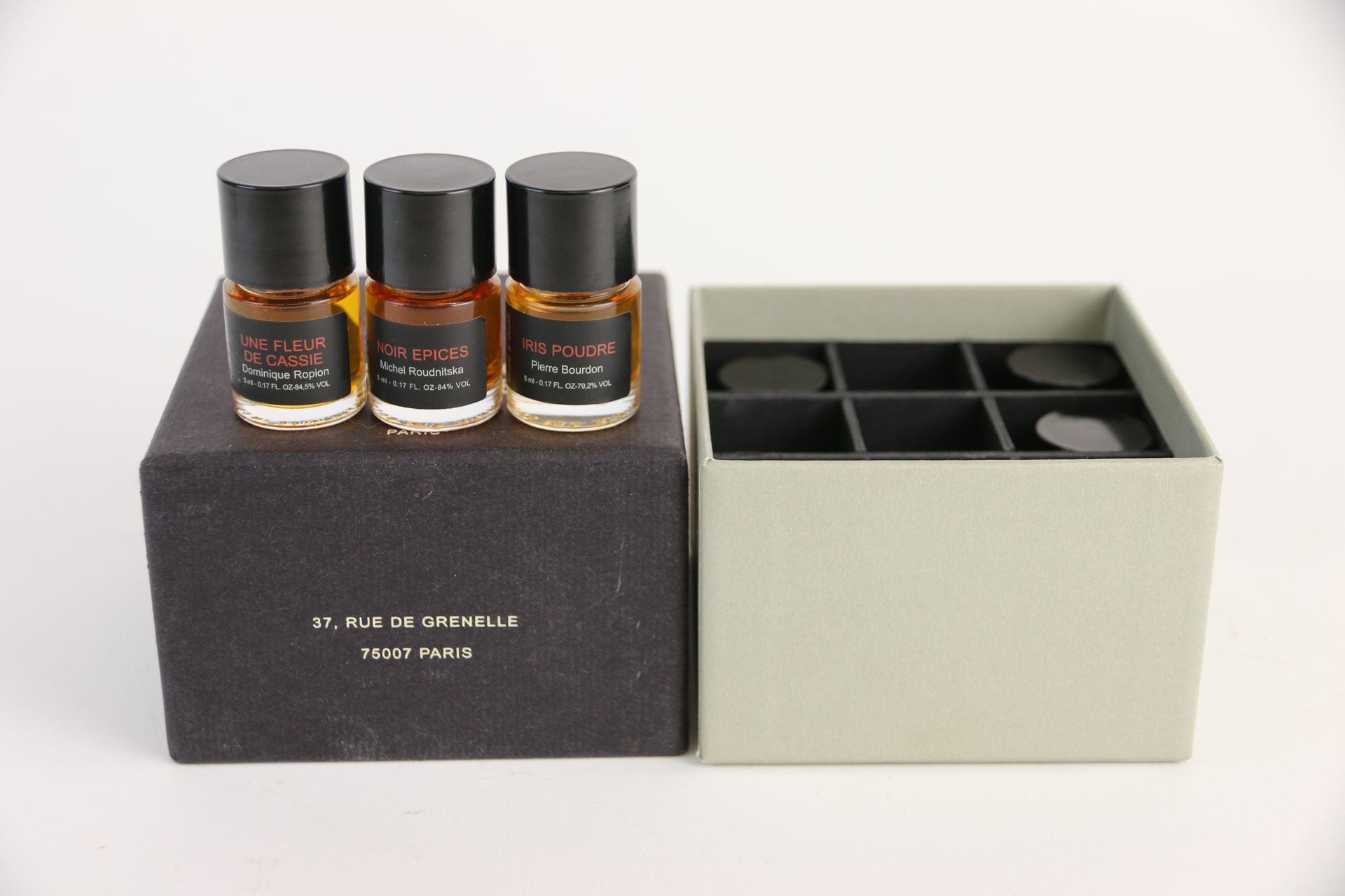 Null Frédéric Malle - (2000年代)
纸箱内有9瓶7.5毫升的不同香水，由Maurice Roucel, Pierre Bordon, &hellip;