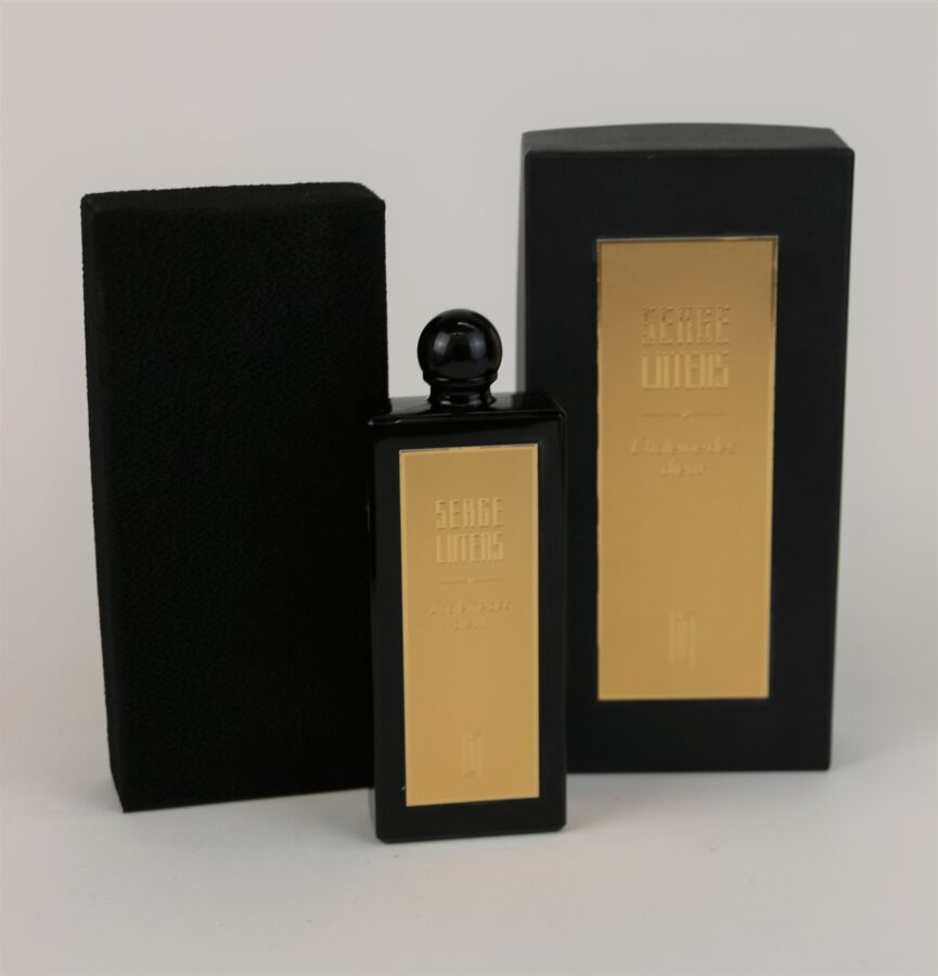 Null 赛尔吉-鲁滕斯-众神之息" - (2015)
含有50毫升淡香水的喷雾瓶，装在有标题的豪华纸板盒中。
崭新的状态。