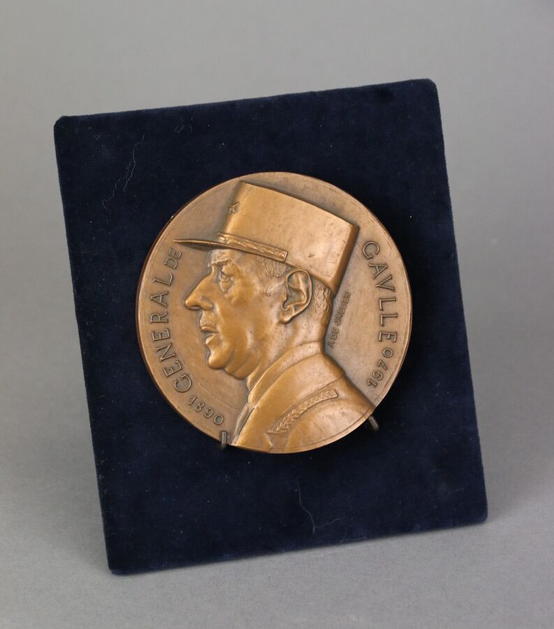 Null 阿尔伯特-德-杰格尔 (1908-1992)
铜质纪念章，带有金色的铜锈，正面是1890-1970年戴高乐将军的侧面，背面是1972年6月18日戴高乐&hellip;