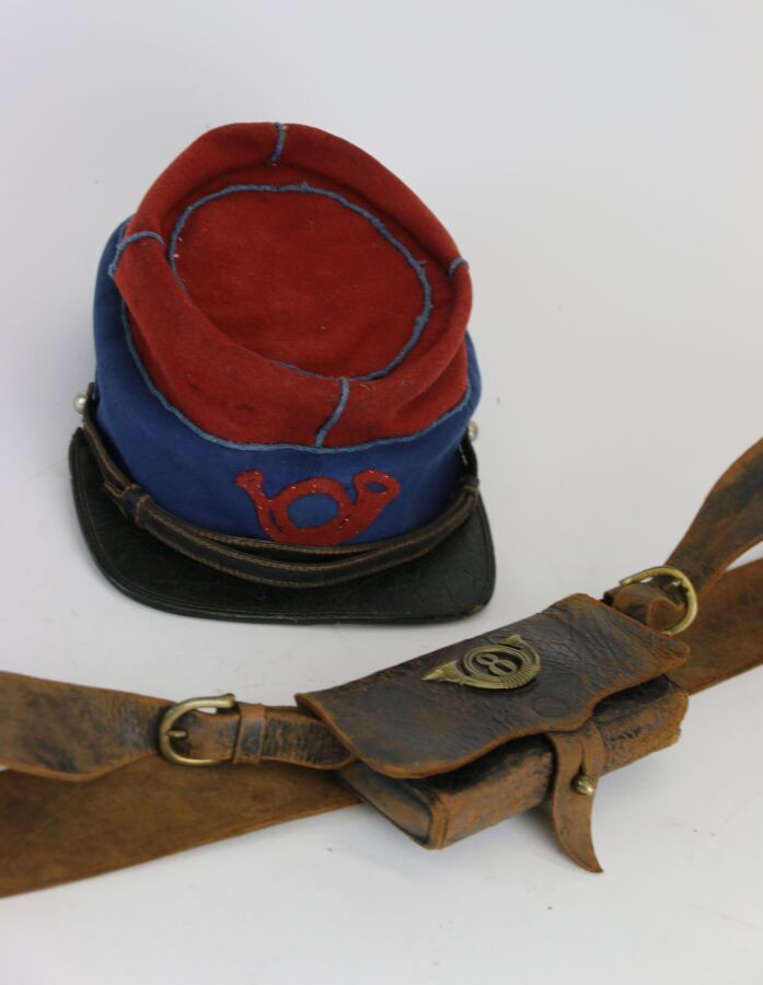 Null Lot including:
- A square visor kepi in the style of a Second Empire Africa&hellip;