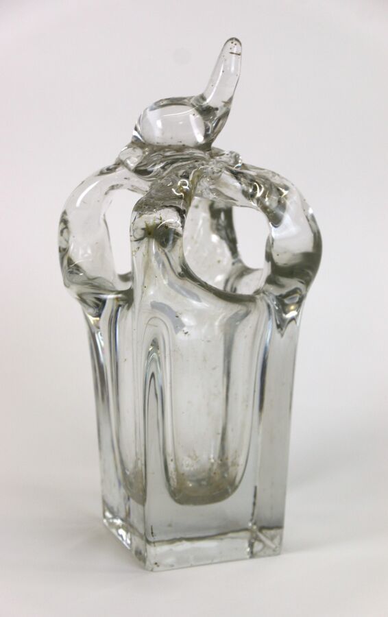 Null DAUM-Nancy France
Sculpture-vase en cristal taillé de forme quadrangulaire &hellip;