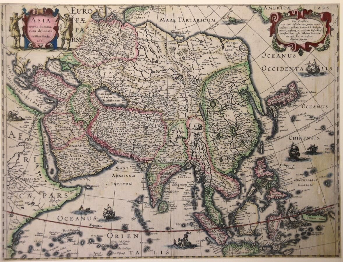 Null Lot de trois cartes géographiques : 

- HONDIUS, H. Asia recens summa cura &hellip;
