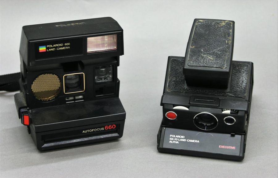 Null Lot de deux Polaroid : Polaroid SX-70 Alpha Executive (noir) et Polaroid Au&hellip;