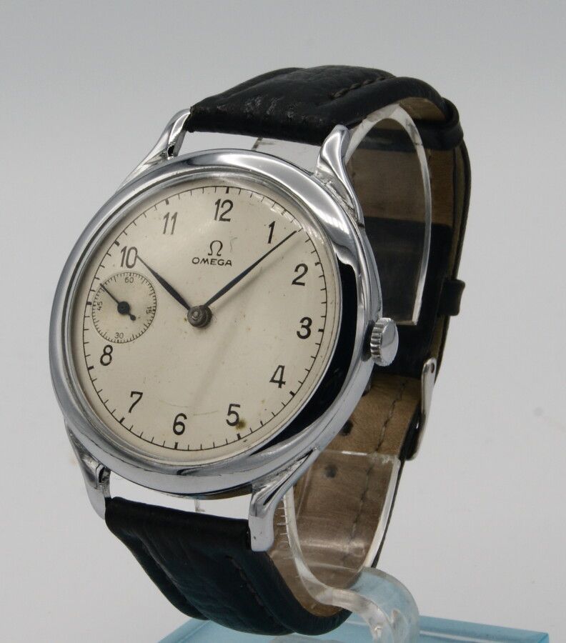 Null Umgebaute Omega-Armbanduhr mit einem Taschenuhrwerk Kaliber 30. Um 1935. An&hellip;