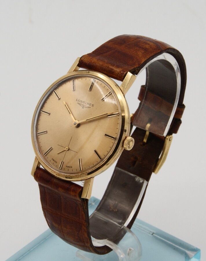 Null Longines Armbanduhr aus 18 Karat Gelbgold. Uhrwerk mit Handaufzug Caibre 49&hellip;