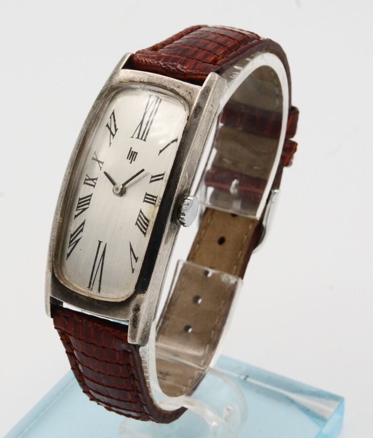 Null Lip bracelet watch with silver Curvex case. Circa 1970. Manual winding move&hellip;