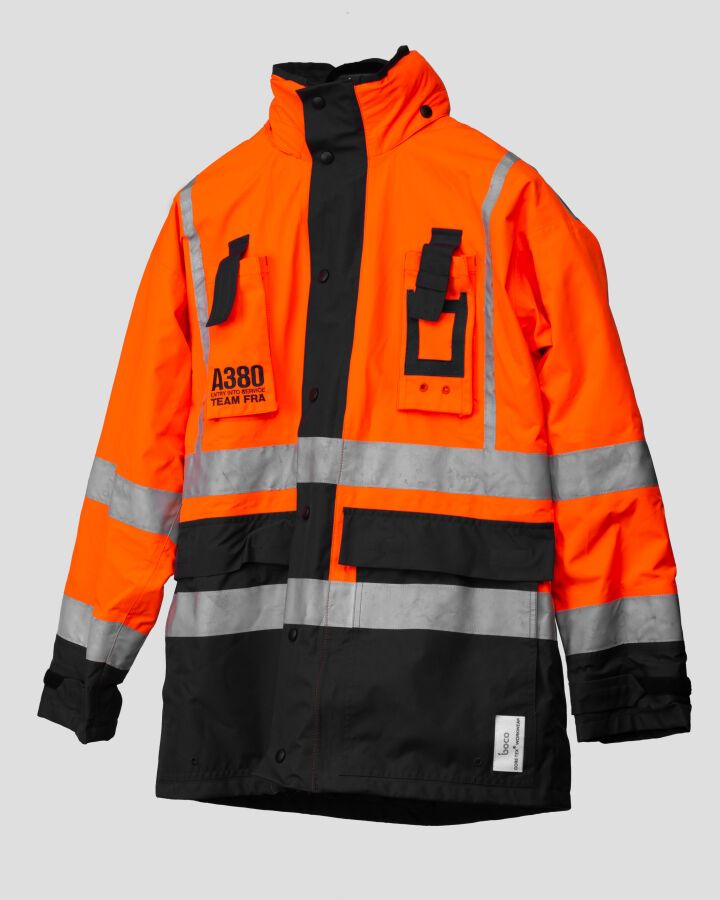 Null A380. Runway parka with A380 marking. By unit.
