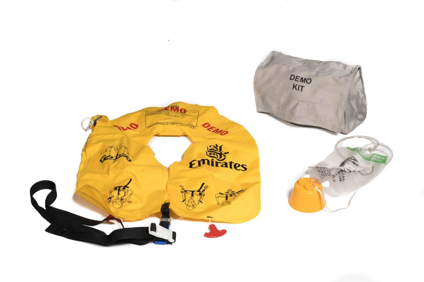 Null A380. MSN13. CABIN. Flight crew demonstration kit. With life jacket. 

COMM&hellip;