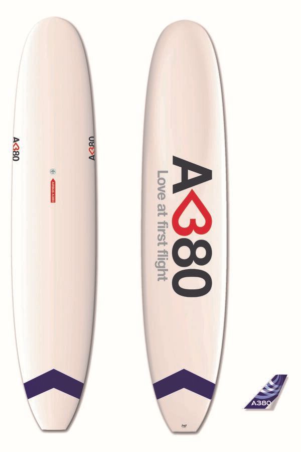 Null A380. Une planche de long board (planche de surf). COMMENTAIRE : Il s'agit &hellip;