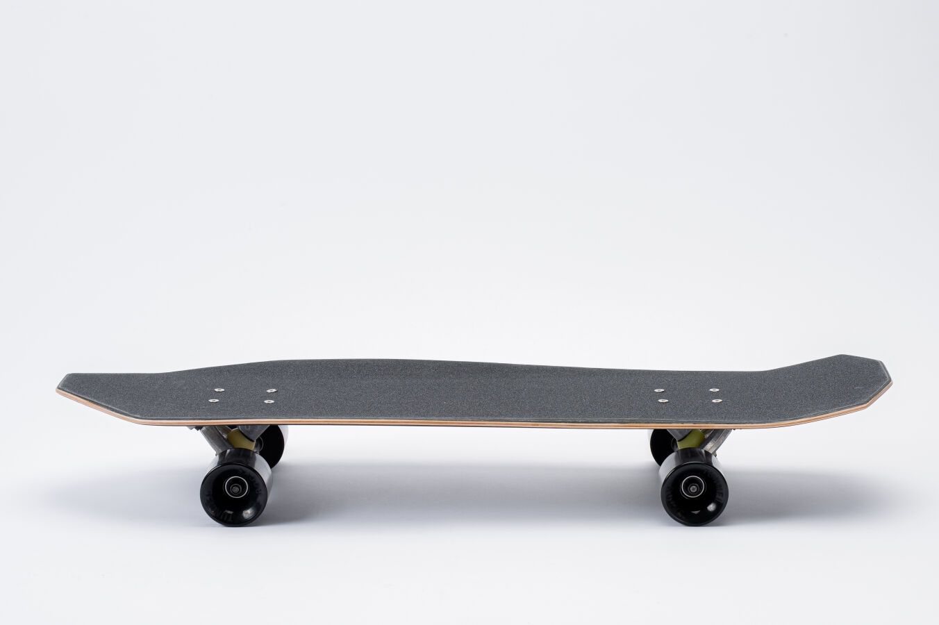 Null A380. UPCYCLING. Skateboard. 

COMMENTS: Unique piece made of recycled aero&hellip;