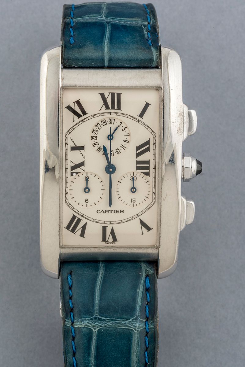 Null CARTIER. Montre d'homme en or gris modèle Tank Américaine. Référence 2312. &hellip;