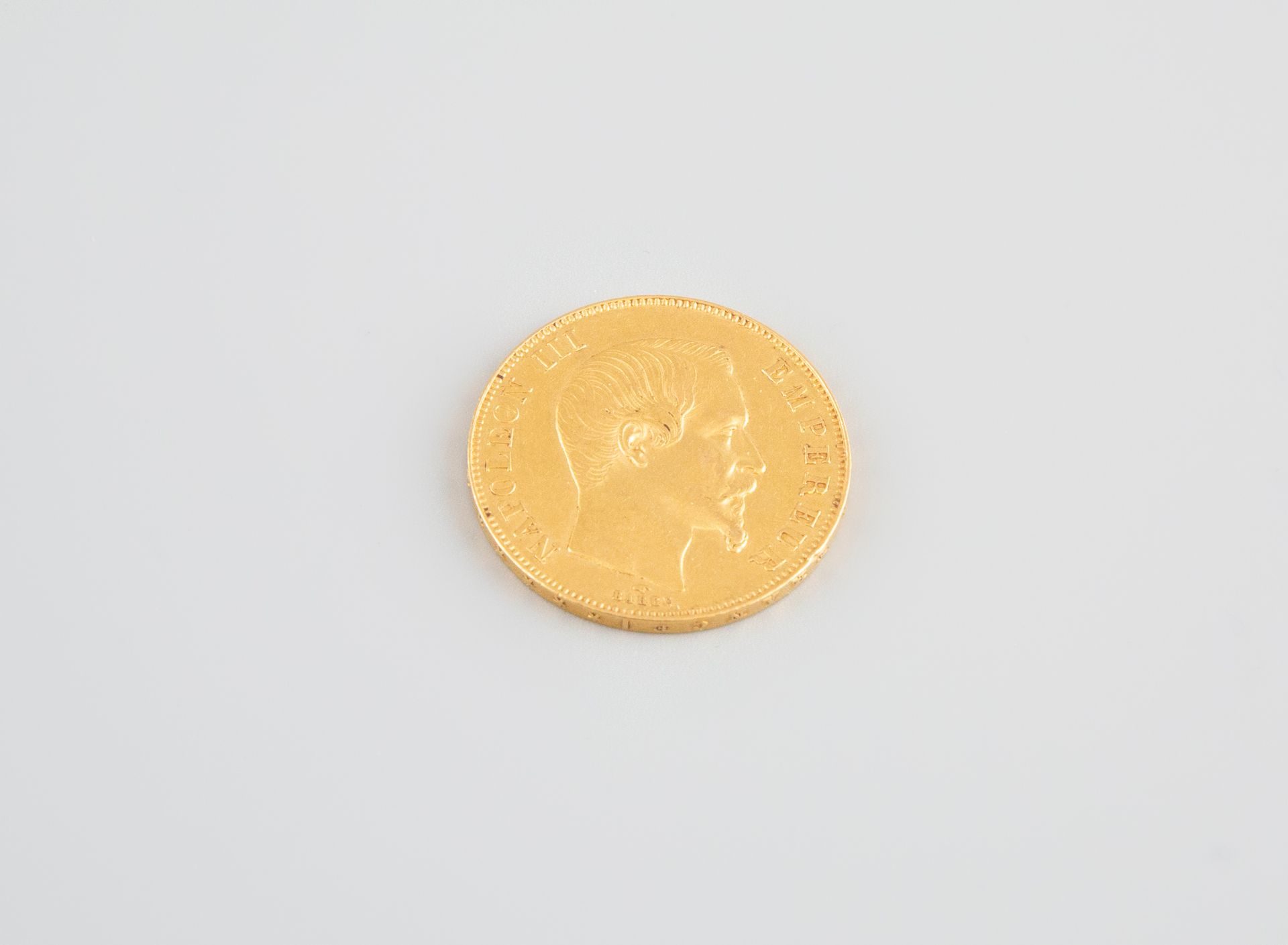 Null Moneda de 50 francos de oro Napoleón III fechada en 1858A. Peso 16g.